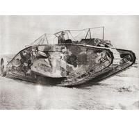 Un char britannique Mark I en action à la bataille de Flers-Courcelette a combattu pendant la bataille de la Somme en France en 1916 pendant la Première Guerre mondiale. Du concours du siècle publié