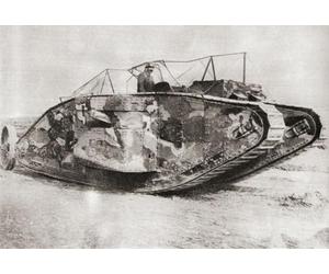 Un char britannique Mark I en action à la bataille de Flers-Courcelette a combattu pendant la bataille de la Somme en France en 1916 pendant la Première Guerre mondiale. Du concours du siècle publié