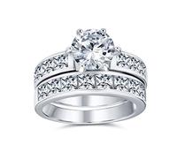 Un Ensemble De Bagues De Fiançailles Et De Mariage Traditionnel 3Ct Simple Solitaire Rond Taille Brillant Cz Avec Bande De Pierres Latérales Taille Princesse S En Argent Sterling Personnalisable.