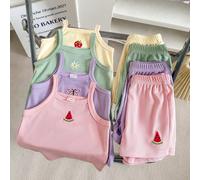 Un ensemble de huit pièces pour bébé fille composé d'un débardeur et d'un short d'été de couleurs macaron multicolores, avec un style décontracté doux et simple. Il est fait d'un tissu croisé, avec un