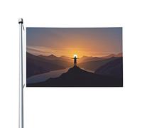 Un Homme Debout Au Sommet D'Une Montagne Contemple Le Coucher Du Soleil. Drapeau Décoratif Drapeau De La Fierté Amusant Bannière De Cour Durable Pour Balcon D'Intérieur Bureaux 3X5 Ft