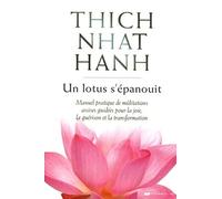 Un lotus s'épanouit