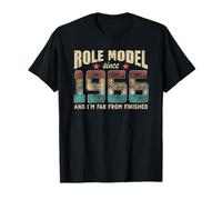 Un modèle né en 1966 et je suis loin d'avoir terminé mon anniversaire T-Shirt