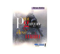 Un Petit Garçon Élevé À La Main