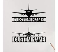 Un support mural en métal personnalisé avec des avions, des hélicoptères, des avions de chasse, des pilotes et des thèmes d'aviation - personnalisable avec un nom, une date et un texte - silhouettes d