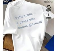 Un t-shirt en coton côtelé pour femmes présentant le slogan italien "Libérez d'abord vos émotions, puis embrassez la beauté" comme design. Cette pièce fraîche et inspirée du sport offre un Top à manch