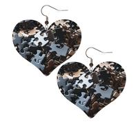Un tas de pièces de puzzle boucles d'oreilles en forme de cœur en cuir synthétique, boucles d'oreilles pendantes légères et tendance pour femmes mariages, fêtes, cérémonies, banquets, cadeaux