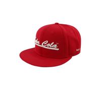 Une casquette rouge réglable à l'arrière de fallout 4 avec motif nuka cola.