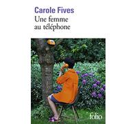 Une femme au téléphone