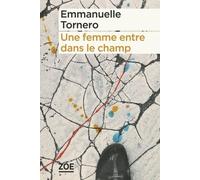 Une femme entre dans le champ