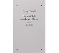 Une jeune fille aux cheveux blancs