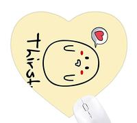 Une jolie expression, un désir d'appétit. Jeux de tapis de souris en forme de coeur