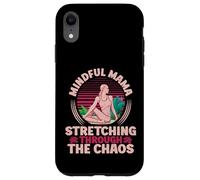 Une Maman consciente Qui s'étire dans Le Chaos | Yoga Mom Coque pour iPhone XR
