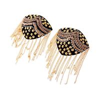 Une paire de broches en métal avec rivets uniformes et épaulettes