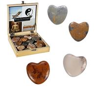Une paire de pierres en forme de coeur - Galet des amoureux zen saint valentin by Bartl GmbH