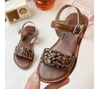 Une paire de sandales pour filles best-sellers. Le corps principal de la tige est marron, avec un design tressé noir et marron et des brides métalliques. Le style est simple mais à la mode, appartenan
