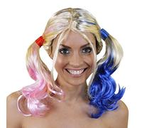 Une perruque blonde avec deux couettes l'une rose et l'autre bleue pour incarner l'héroine ennemie de la chauve souris pour adulte.