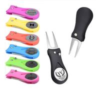 Uniqora Kits d'outils de Divot de Golf personnalisés avec marqueurs de balles, Outil de réparation Pliable pour Hommes et Femmes, Boutons Pop-up pour Les golfeurs, Tournois