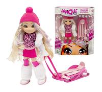 UNIQUE EYES, Poupée de 25 cm - Modèle aléatoire, avec Leur Regard Qui Te Suit des Yeux, avec vêtements d'hiver et Accessoires, Jouet pour Enfants à partir de 3 Ans, GIOCHI PREZIOSI, MYM17