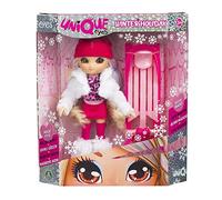UNIQUE EYES, Poupée de 25 cm - Rebecca, avec Leur Regard Qui Te Suit des Yeux, avec vêtements d'hivers et Accessoires, Jouet pour Enfants dès 3 Ans, GIOCHI PREZIOSI, MYM172
