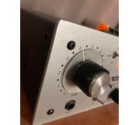 Universal Audio 710 Twin-Finity préampli micro hybride