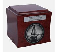 Urne hommage à voilier - Élégante boîte à cendres en bois d'acajou avec voilier gravé et plaque personnalisée (plaque YES)