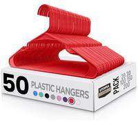 Utopia Home Lot de 50 cintres en plastique peu encombrants et durables avec rainures au niveau des épaules (rouge)