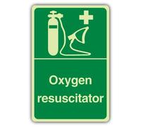V Safety Panneau Réanimateur Oxygène 150 x 225 mm Triple Brillance Rigide | Brille dans le noir | Plastique rigide triple lueur | Signalisation de premiers secours - Fabriqué en Grande-Bretagne