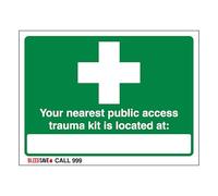 V Safety The Nearest Trauma Kit Is Located - Call 999 - Vinyle autocollant 600 x 450 mm
