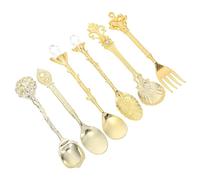 VALICLUD Set de 6 Cuillères à Café Rétro Style Tribunal Occidental en Alliage Doré, Cuillères Créatives Gravées pour Mélanger Boissons, pour Bar et Salon de Thé