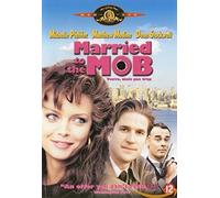 MARRIED TO THE MOB-VEUVE MAIS PAS TROP-BILINGUE