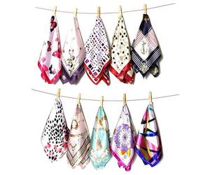 VASANA Lot de 10 écharpes carrées soyeuses pour femme - Motifs et couleurs mélangés - Accessoires de mode - Foulard - Bandeau - Accessoires de décoration pour cheveux (couleur aléatoire), Couleurs