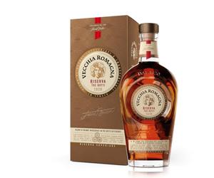 Vecchia Romagna Riserva Tre Botti 70 vec étui - Assemblage de distillats vieillis dans trois fûts différents, goût riche et intense. 40,8% vol.