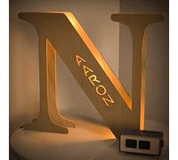VEELU Lettres Lumières Personnalisés Prenom Alphabet Lumineux Lampe LED En Bois Gravé Mur Lumière pour Anniversaire Décoration Maison Noël