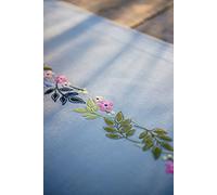 VERVACO Kit Broderie Pré-Imprimé Chemin De Table Fleurs ET Feuilles Complet Set DIY Adulte Decoration Manuelle Loisir Créatif Cadeau Femme ca. 40 x 100 cm Embroidery Patron, Coton, Multicolore