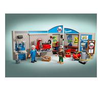 Playmobil 71620 Garage Vespa 60s - Comprend Deux Personnages, Une Vespa, Un Mur de Garage en 2 Parties, Une Plateforme élévatrice Mobile Ainsi Que des Accessoires - Dès 5 Ans