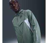 Veste de running déperlante avec protection UV Nike Stride « Eliud Kipchoge » pour homme Light Silver/Clay Green XL