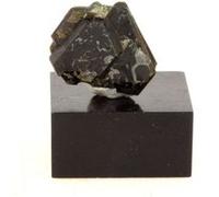 VESUVIANITE - Pierre Naturelle en Provenance de France, Rocher de Farinole, Olmeta-di-Capocorso - Cristal Vert Olive Brillant 279.0 ct - Certificat d'Authenticité Inclus 48 x 28 x 25 mm Vert G