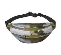 View of The Dunguaire Castle Sac banane pour homme et femme Sac banane partout Sac banane avec sangle réglable Sac de poitrine décontracté pour randonnée en plein air Cyclisme Noir Taille unique, Noir