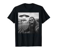 Vintage Farm Encounter UFO Bigfoot Selfie Abduction Science-Fiction T-Shirt