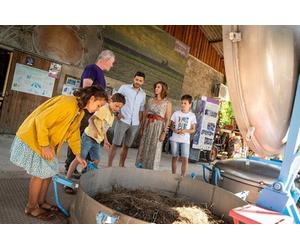 Visite guidée d’une distillerie d’huile essentielle en Drôme