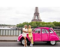 Visite guidée privée à Paris avec une Citroën 2CV rose