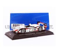 Voiture Miniature de Collection - IXO - AUDI R8 - Gagnant Le Mans 2004 - Blanc/Rouge/Noir - 1/43