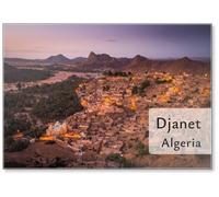 Vue aérienne de Djanet, une ville oasis et capitale du district de Djanet ainsi que de la province de Djanet, sud-est de l'Algérie, aimant de réfrigérateur