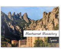 Vue de la célèbre abbaye de Santa Maria De Montserrat située sur la montagne de Montserrat à proximité de Barcelone en Catalogne, Espagne. Monastère de Montserrat, aimant de réfrigérateur