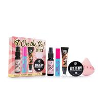 W7 Coffret Cadeau On the Go Cuties - Mini Produits de Maquillage Essentiels avec Base, Mascara, Spray Fixateur, Poudre Libre et Houppette - Vos Essentiels Beauté en Format Voyage