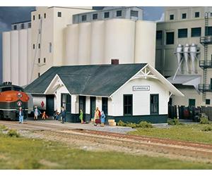 Walthers, INC. Clarkesville Depot kit, 5-1/4 x 2 x 1-7/20,3 cm 13.3 x 5 x 4.7 cm
