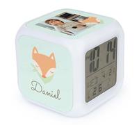 Wanapix |Cube Réveil Personnalisé | Réveil Digital Lumineux | Fonctionne avec 3 Piles AAA | Dimensions : 7,8 cm | 3 Côtés Personnalisés avec Photo et Nom | Lumière LED | Petit Renard avec Bandana