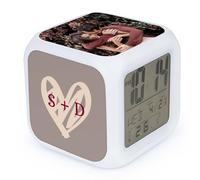 Wanapix |Cube Réveil Personnalisé | Réveil Digital Lumineux | Fonctionne avec 3 Piles AAA | Dimensions : 7,8 cm | 3 Côtés Personnalisés avec Photo et Nom | Lumière LED | Sortez de l’Ordinaire