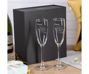 Wanapix | Pack 2 Flûtes à Champagne Personnalisés | Boîte Cadeau Incluse | Coupes de Champagne avec Gravure | Fêtes/Anniversaire/New Year | Verres à Champagne | Verre 20cl | Happy New Year